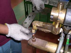 WELDING MACHINE